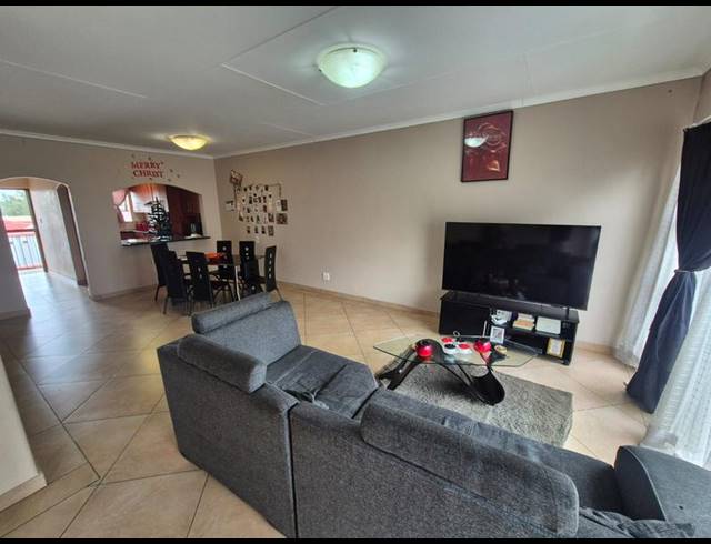 3 BEDROOM TOWNHOUSE FOR SALE IN BRACKENDOWNS